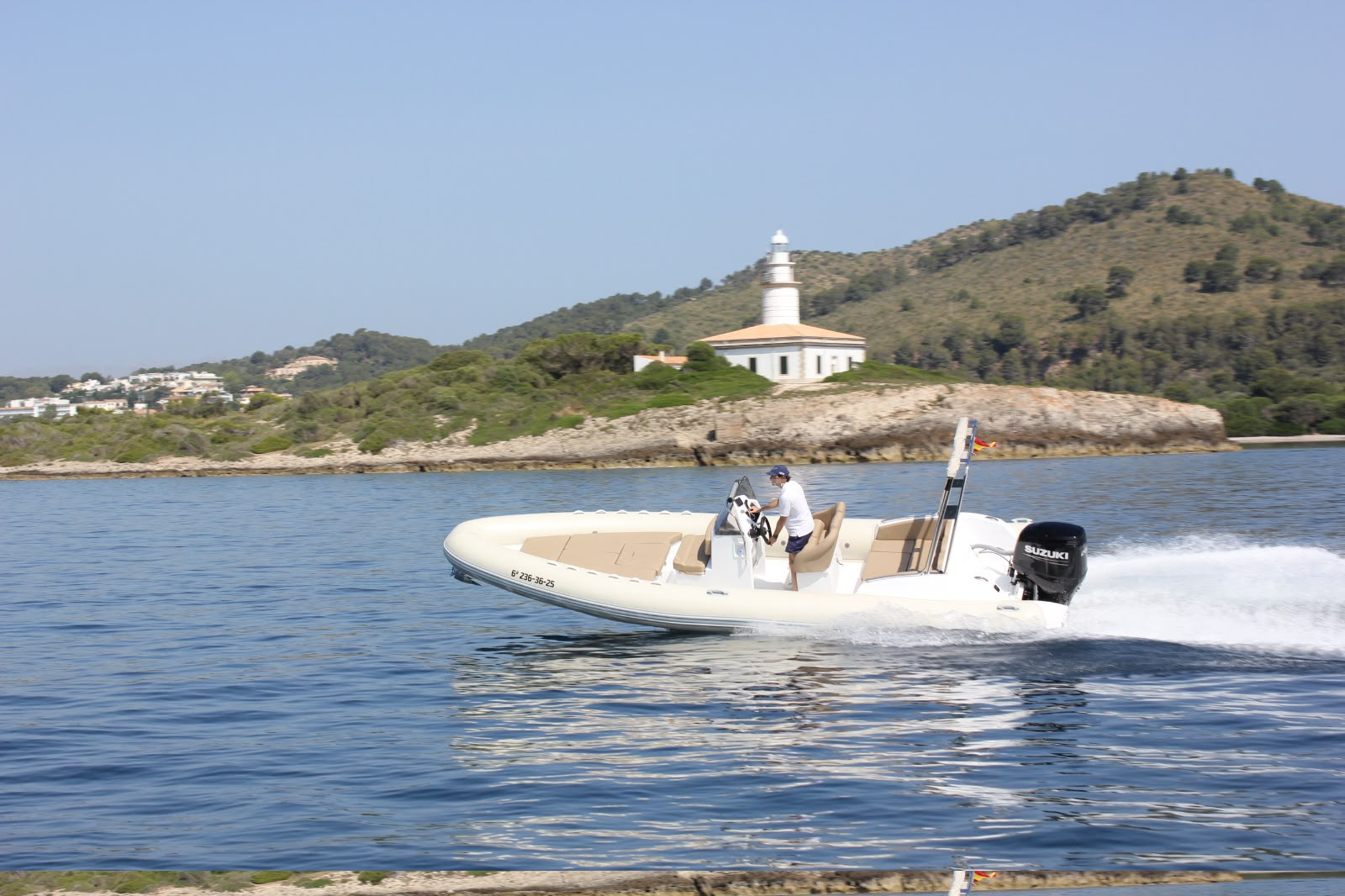 Hydrosport 737 SUNDECK 2025