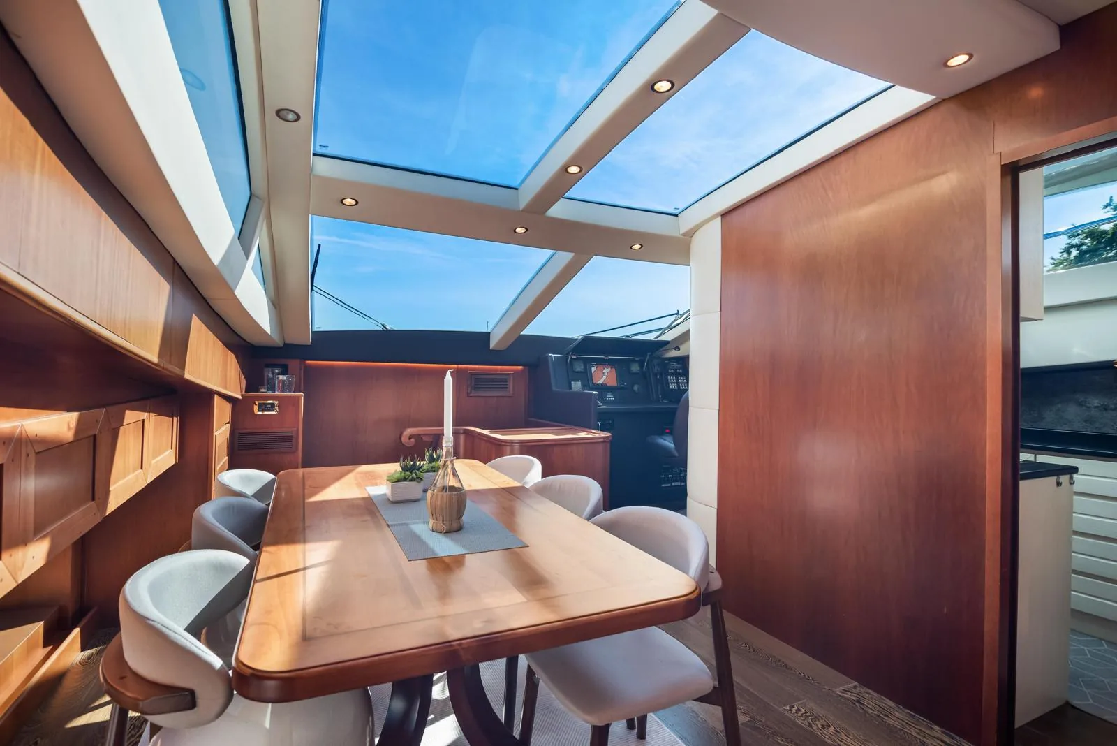 Comedor interior antes del refit