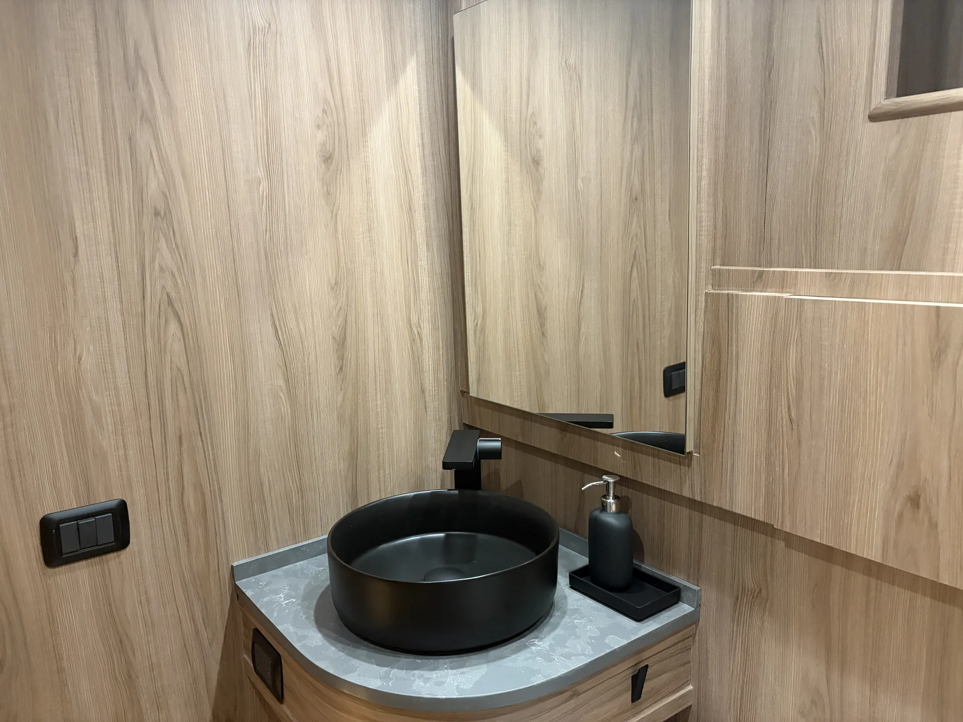 Detalle del acabado final del baño